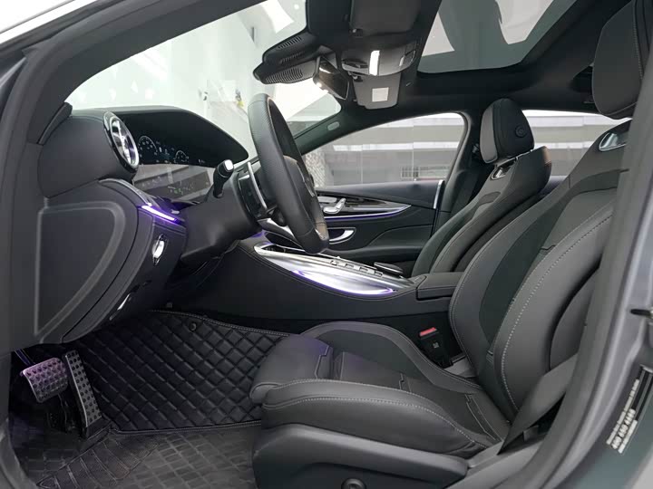 Фото 11 - Mercedes-Benz AMG GT