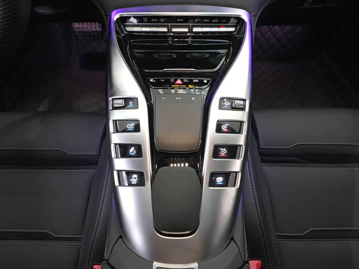 Фото 17 - Mercedes-Benz AMG GT