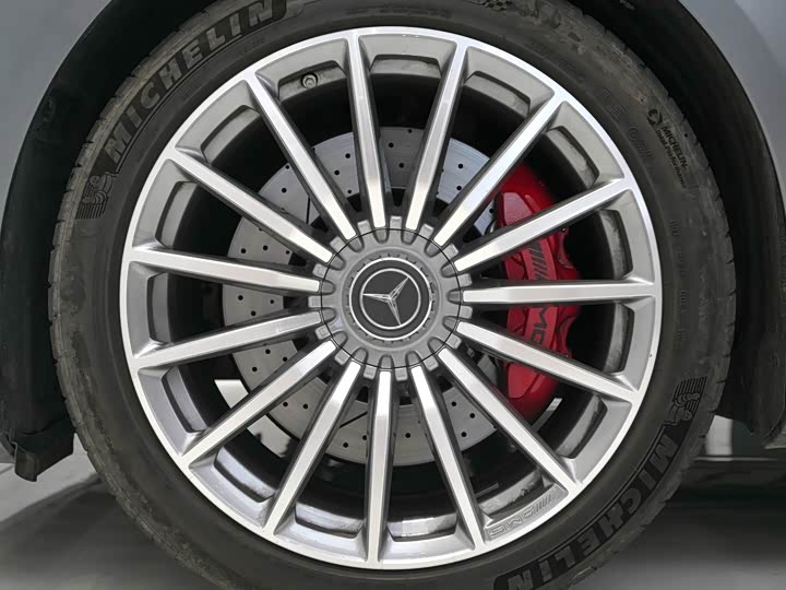 Фото 8 - Mercedes-Benz AMG GT