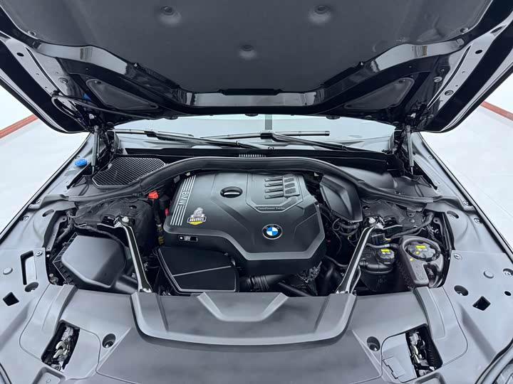 Фото 17 - BMW 7 Series