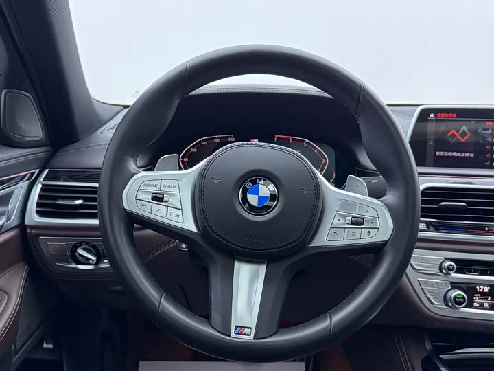 Фото 9 - BMW 7 Series