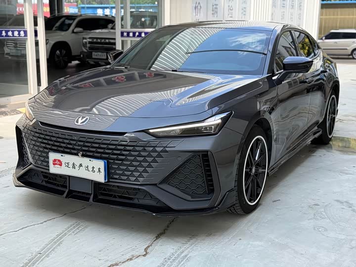 Фото 1 - Changan UNI-V