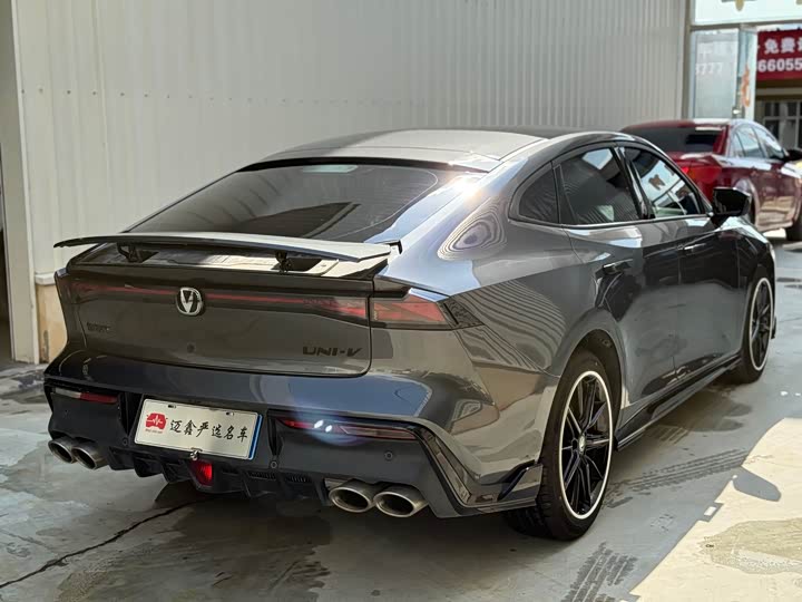 Фото 10 - Changan UNI-V