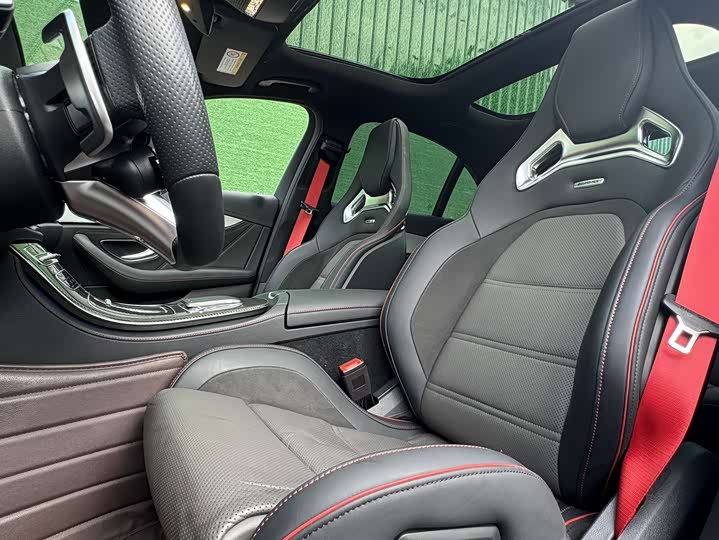 Фото 13 - Mercedes-Benz E-Class AMG