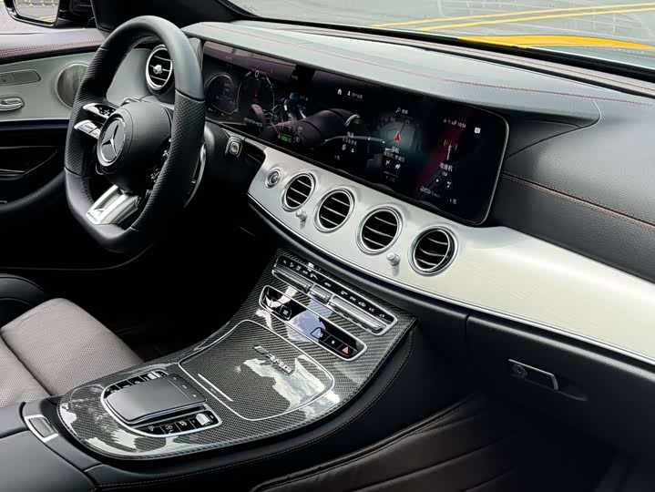 Фото 21 - Mercedes-Benz E-Class AMG