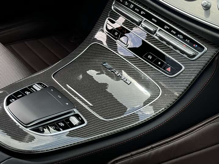 Фото 22 - Mercedes-Benz E-Class AMG