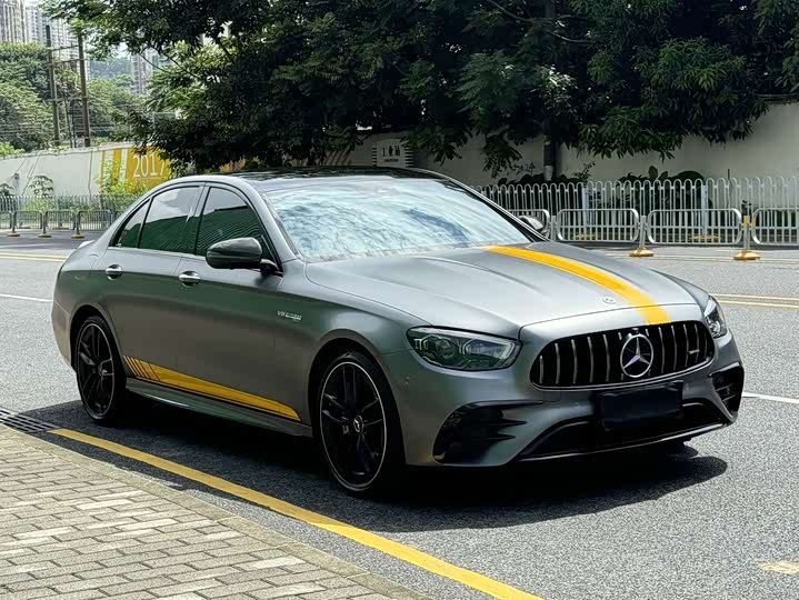 Фото 3 - Mercedes-Benz E-Class AMG