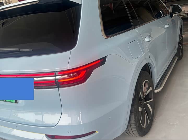 Фото 8 - LiXiang One