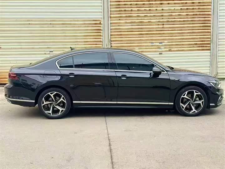 Фото 5 - Volkswagen Magotan