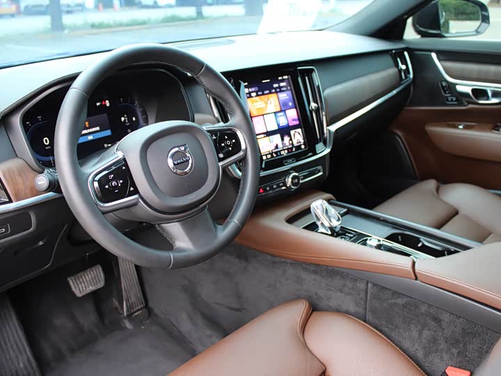 Фото 14 - Volvo S90