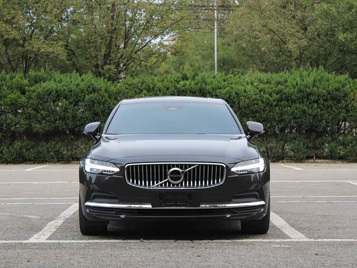 Фото 2 - Volvo S90