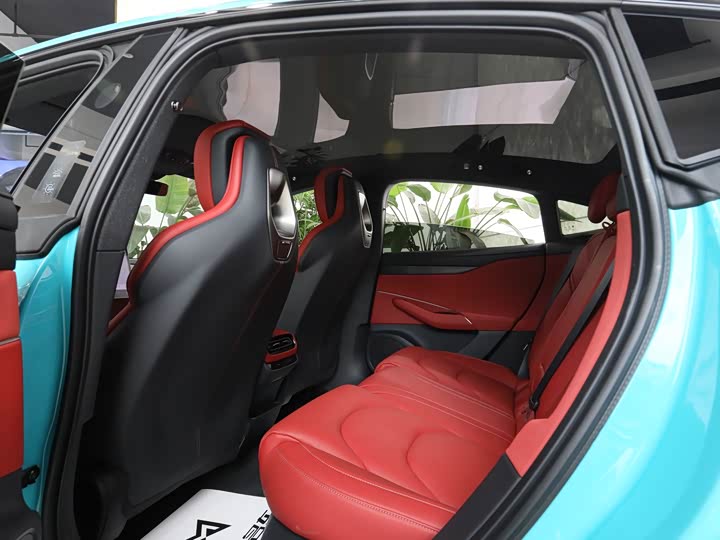 Фото 13 - Xiaomi SU7