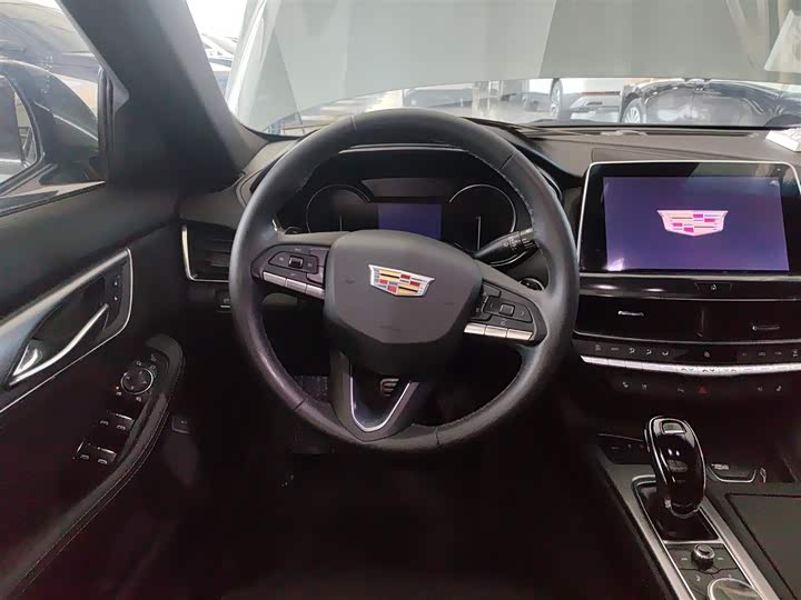 Фото 11 - Cadillac CT5