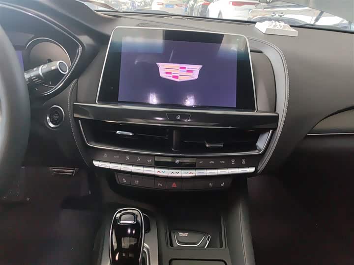 Фото 13 - Cadillac CT5