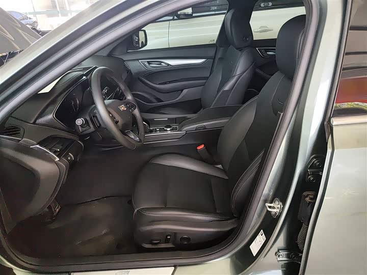 Фото 15 - Cadillac CT5