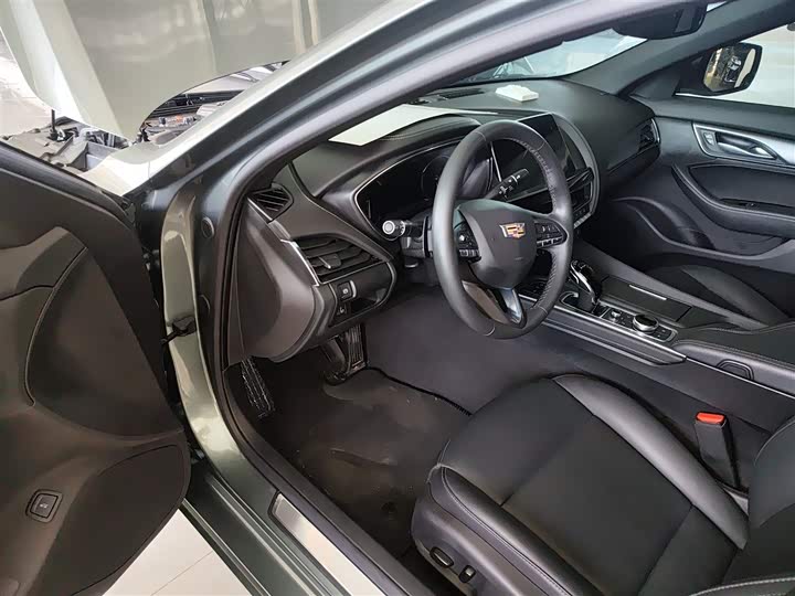 Фото 16 - Cadillac CT5