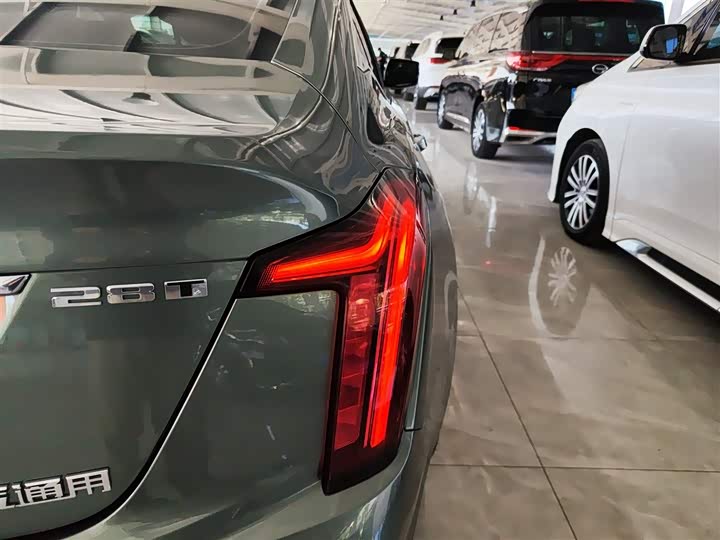 Фото 8 - Cadillac CT5