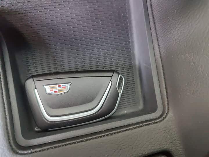 Фото 9 - Cadillac CT5