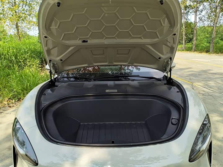 Фото 10 - Xiaomi SU7