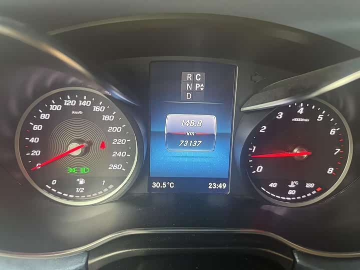 Фото 15 - Mercedes-Benz V-Class