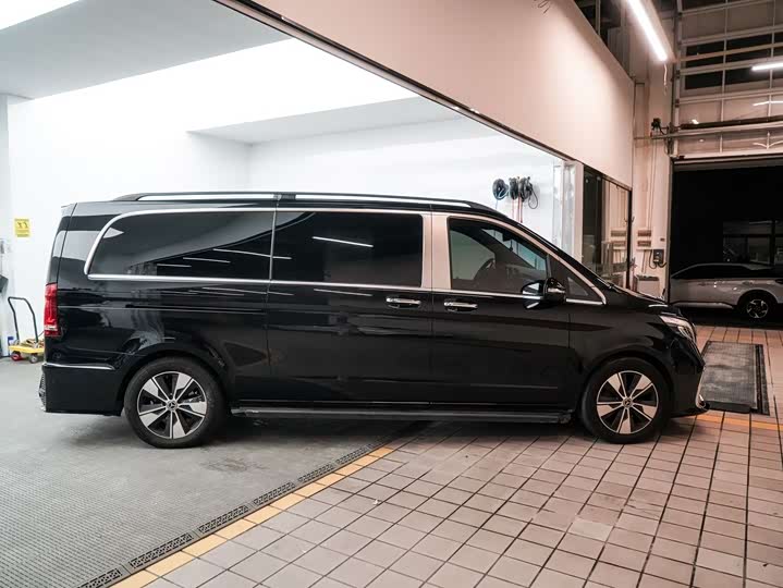 Фото 5 - Mercedes-Benz V-Class