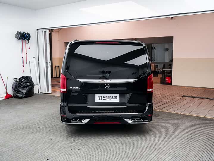 Фото 7 - Mercedes-Benz V-Class