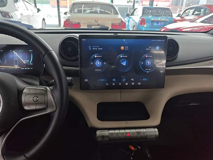 Фото 13 - BYD Dolphin