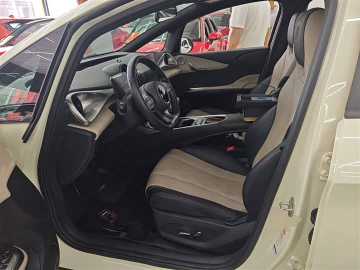 Фото 15 - BYD Dolphin