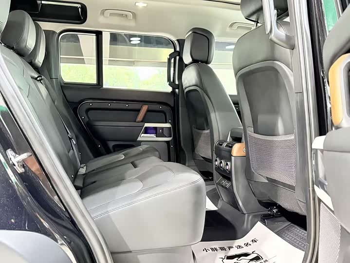 Фото 12 - Land Rover Defender