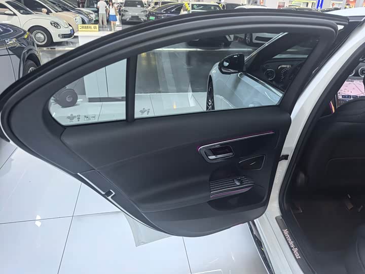 Фото 10 - Mercedes-Benz C-Class