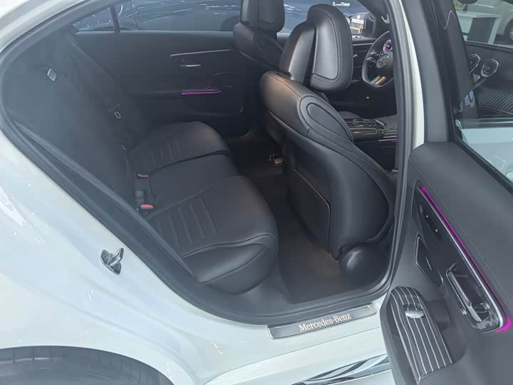 Фото 18 - Mercedes-Benz C-Class