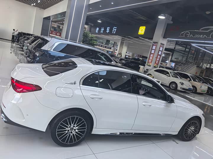 Фото 21 - Mercedes-Benz C-Class