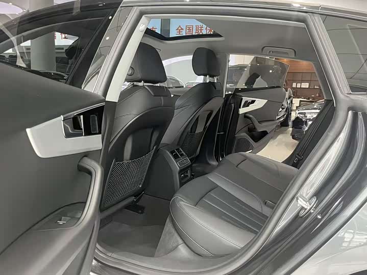 Фото 10 - Audi A5