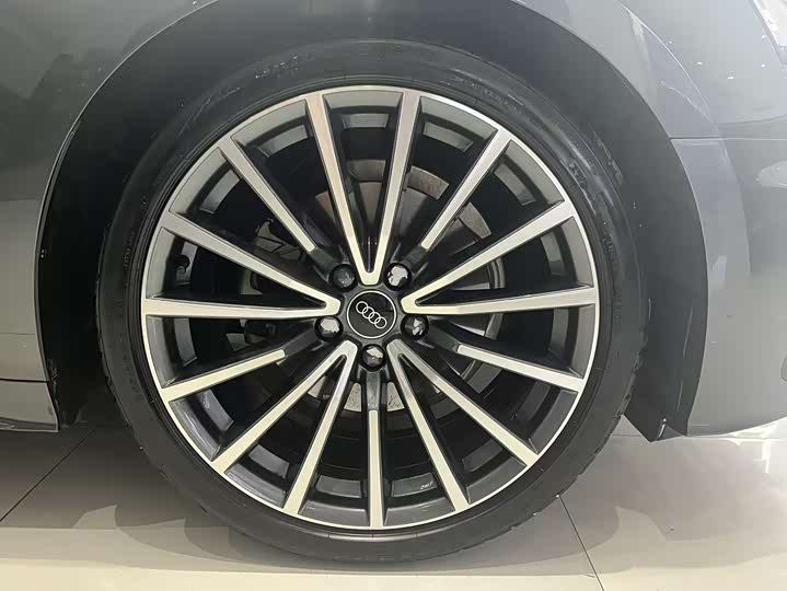 Фото 16 - Audi A5