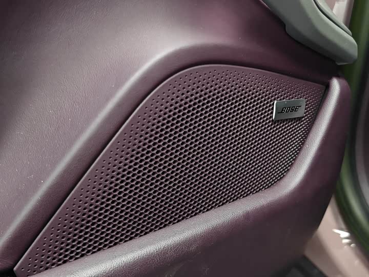 Фото 15 - Porsche Taycan