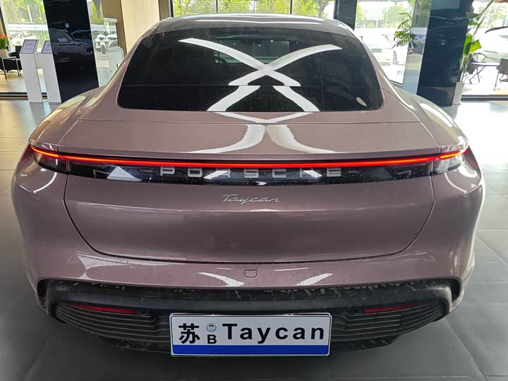 Фото 4 - Porsche Taycan