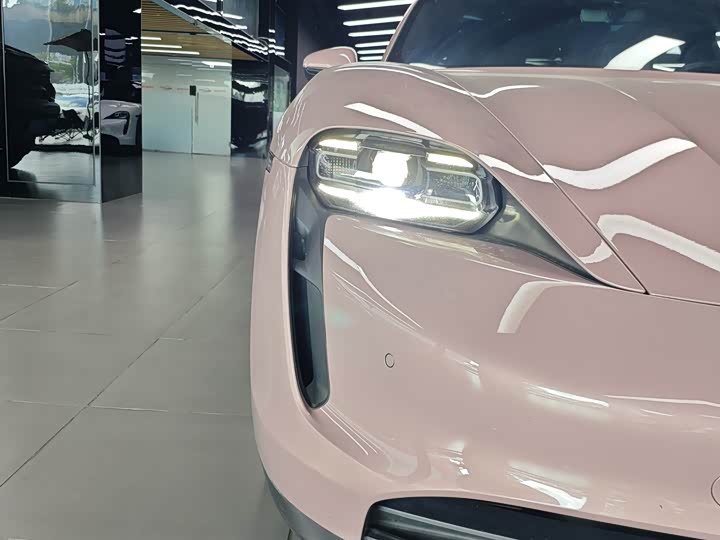 Фото 6 - Porsche Taycan