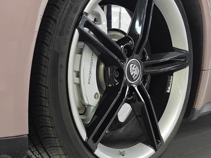 Фото 7 - Porsche Taycan