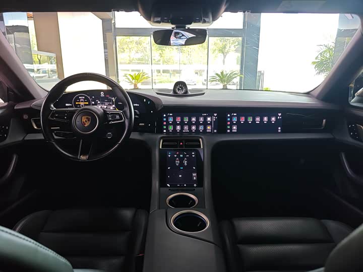 Фото 9 - Porsche Taycan