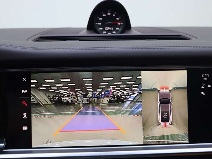 Фото 10 - Porsche Panamera