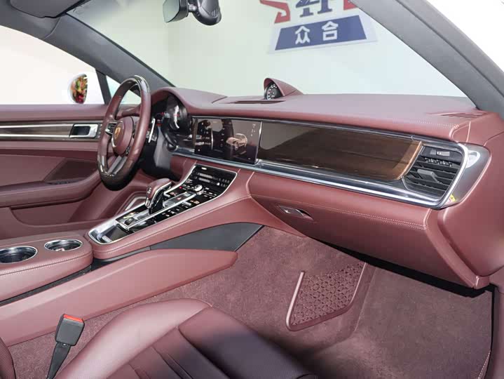 Фото 12 - Porsche Panamera