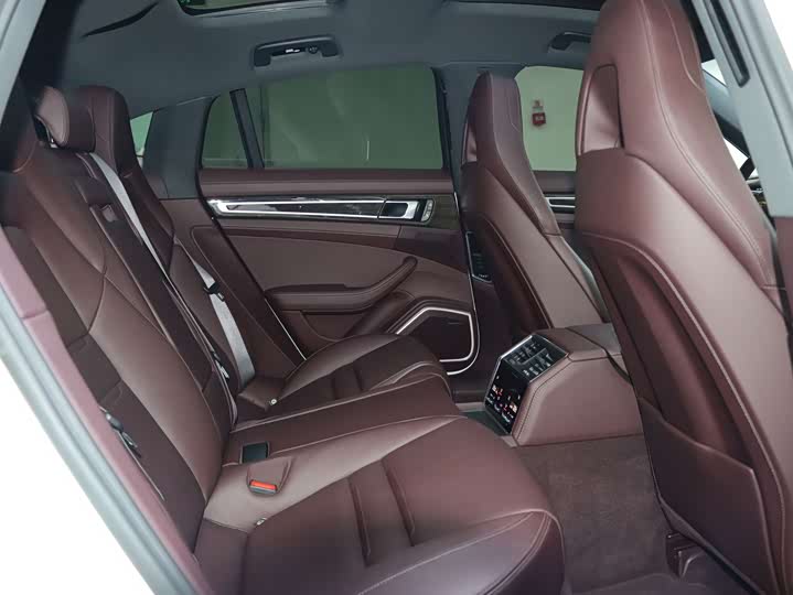 Фото 16 - Porsche Panamera