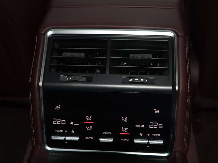 Фото 17 - Porsche Panamera