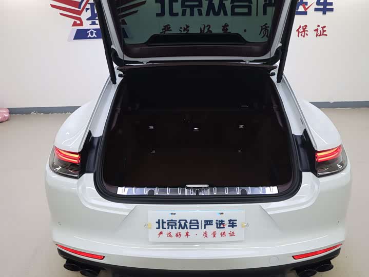 Фото 19 - Porsche Panamera