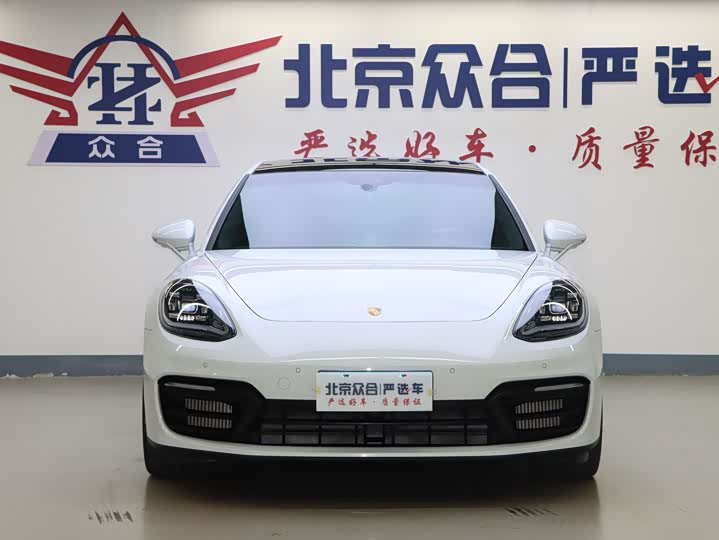 Фото 3 - Porsche Panamera