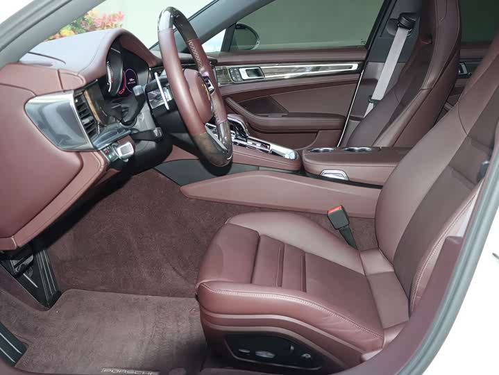 Фото 4 - Porsche Panamera