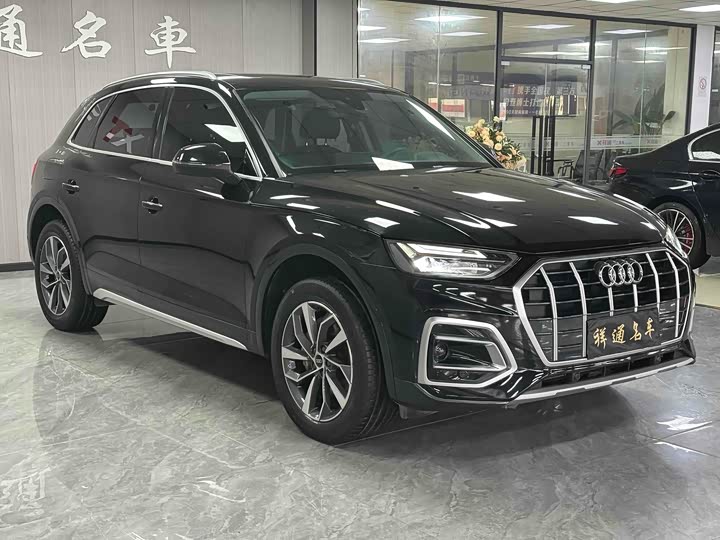 Фото 2 - Audi Q5L
