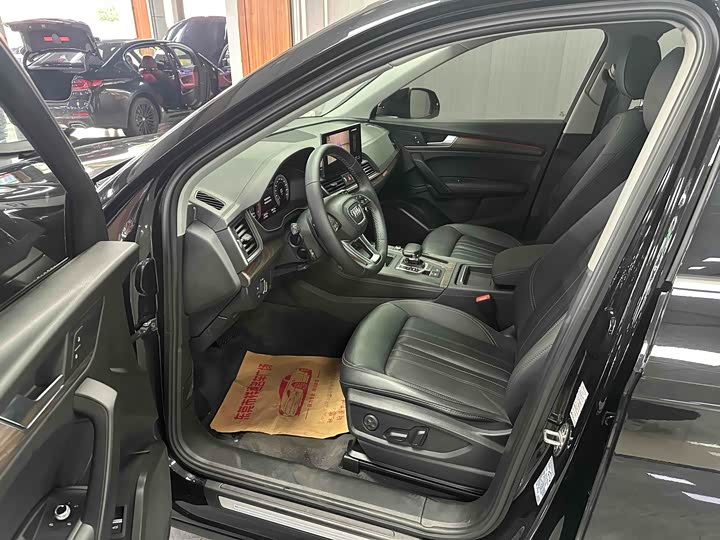 Фото 3 - Audi Q5L