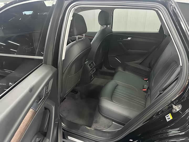 Фото 7 - Audi Q5L