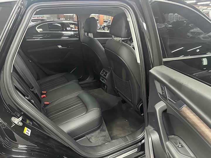 Фото 8 - Audi Q5L